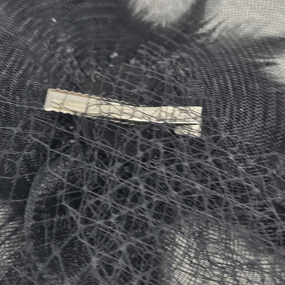 HANDMADE VINTAGE BLACK TULLE FEATHERS CLIP ON FASCINTOR HAIR ACCESSORY VEIL